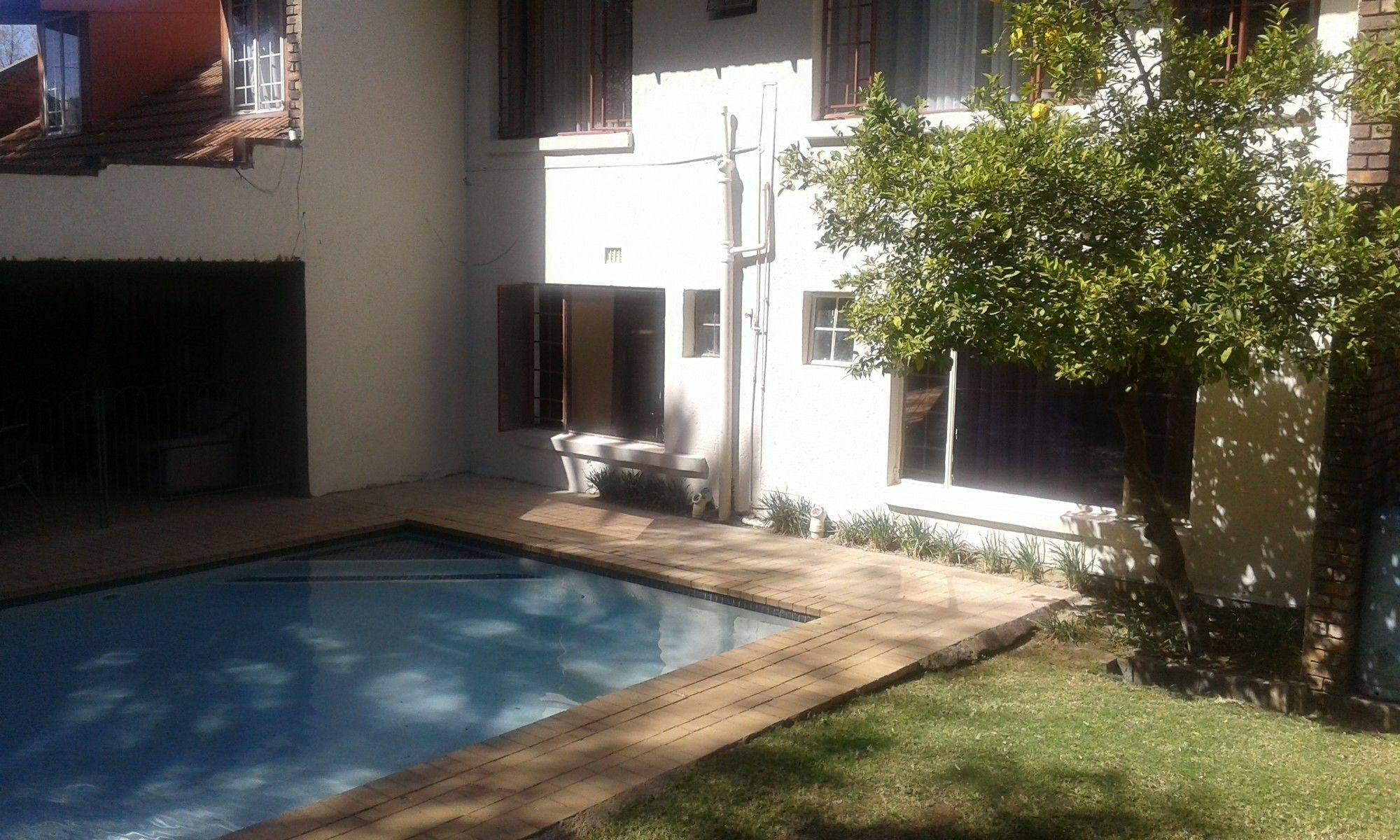 Royal Olympia Lodges & Safaris Rsa Sandton Exterior photo